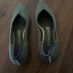 Rothy’s pointed flats